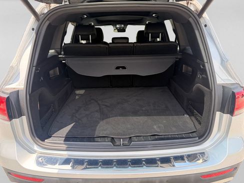 Used 2020 Mercedes-Benz GLB 250 w/ Premium Package image 29