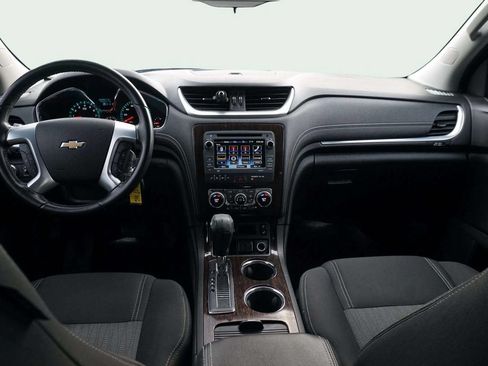 Used 2017 Chevrolet Traverse LT w/ Traveler's Package FWD image 24