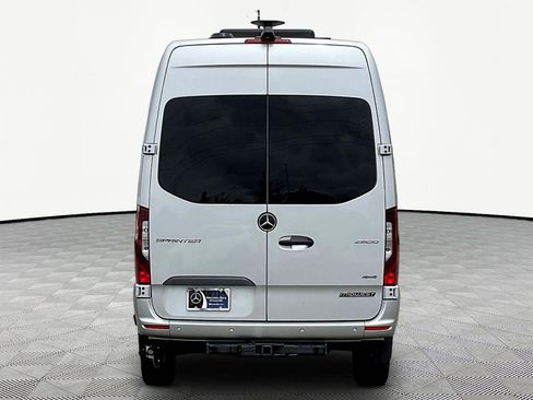 Used 2022 Mercedes-Benz Sprinter 2500 image 5
