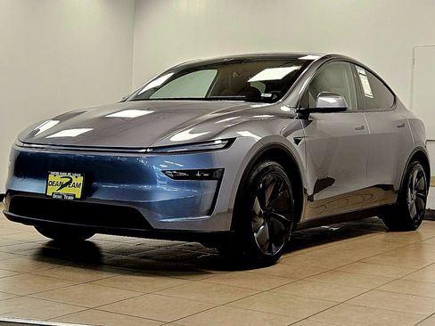 Used 2026 Tesla Model Y Long Range AWD/4WD image 2