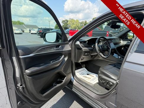Used 2024 Jeep Grand Cherokee L Limited AWD/4WD image 11