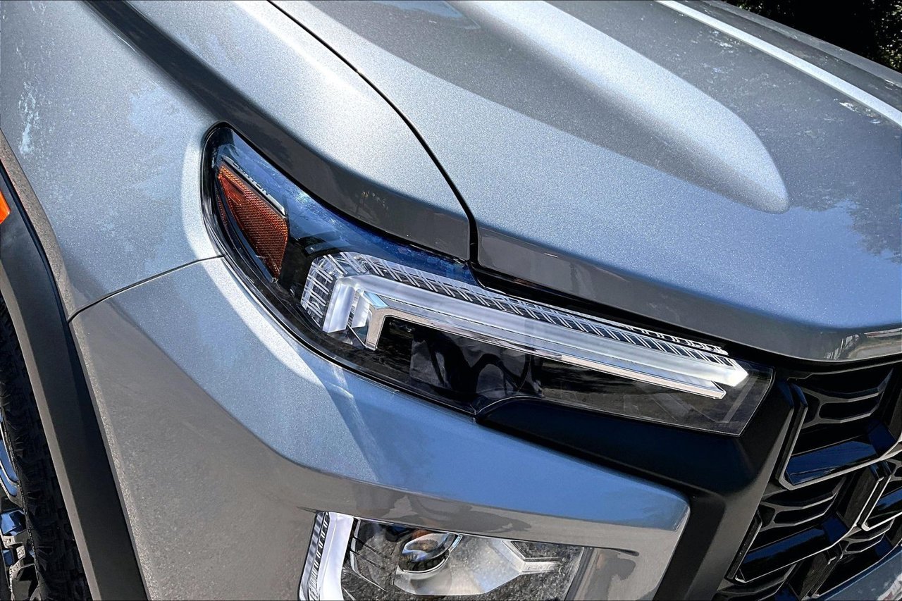 Used 2023 GMC Canyon Elevation w/ Convenience Package RWD image 32