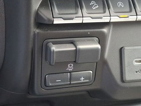 Used 2020 Chevrolet Silverado 1500 RST image 23