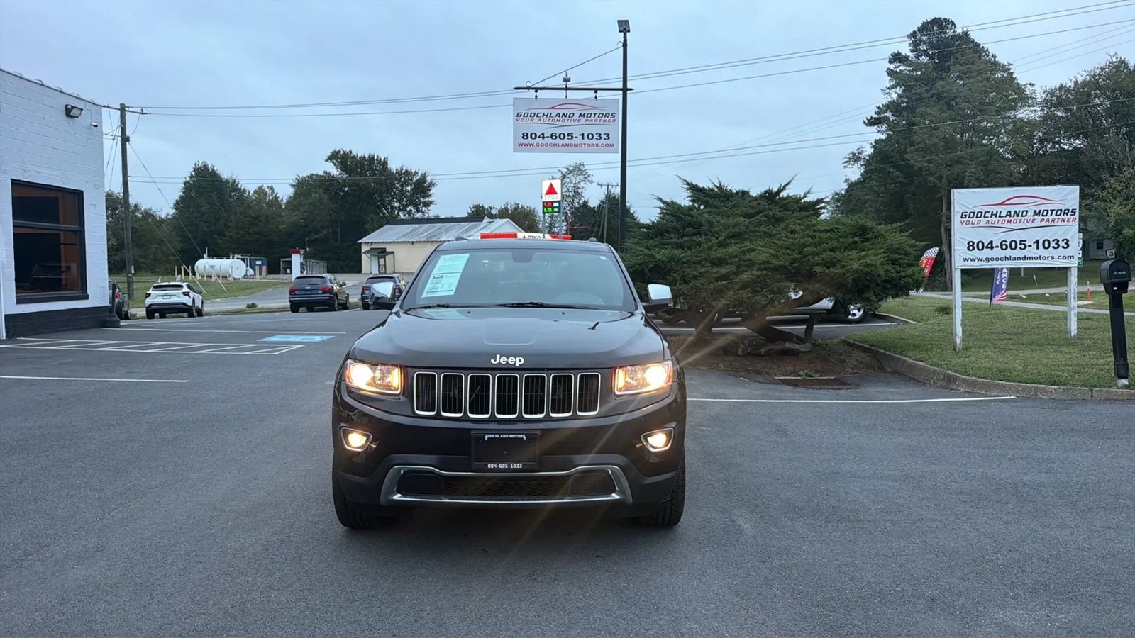 Used 2014 Jeep Grand Cherokee Limited AWD/4WD image 2