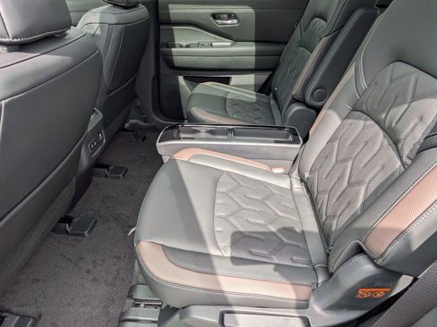 New 2026 Nissan Pathfinder Platinum AWD/4WD image 20