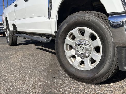 Used 2023 Ford F350 XLT w/ FX4 Off-Road Package image 21