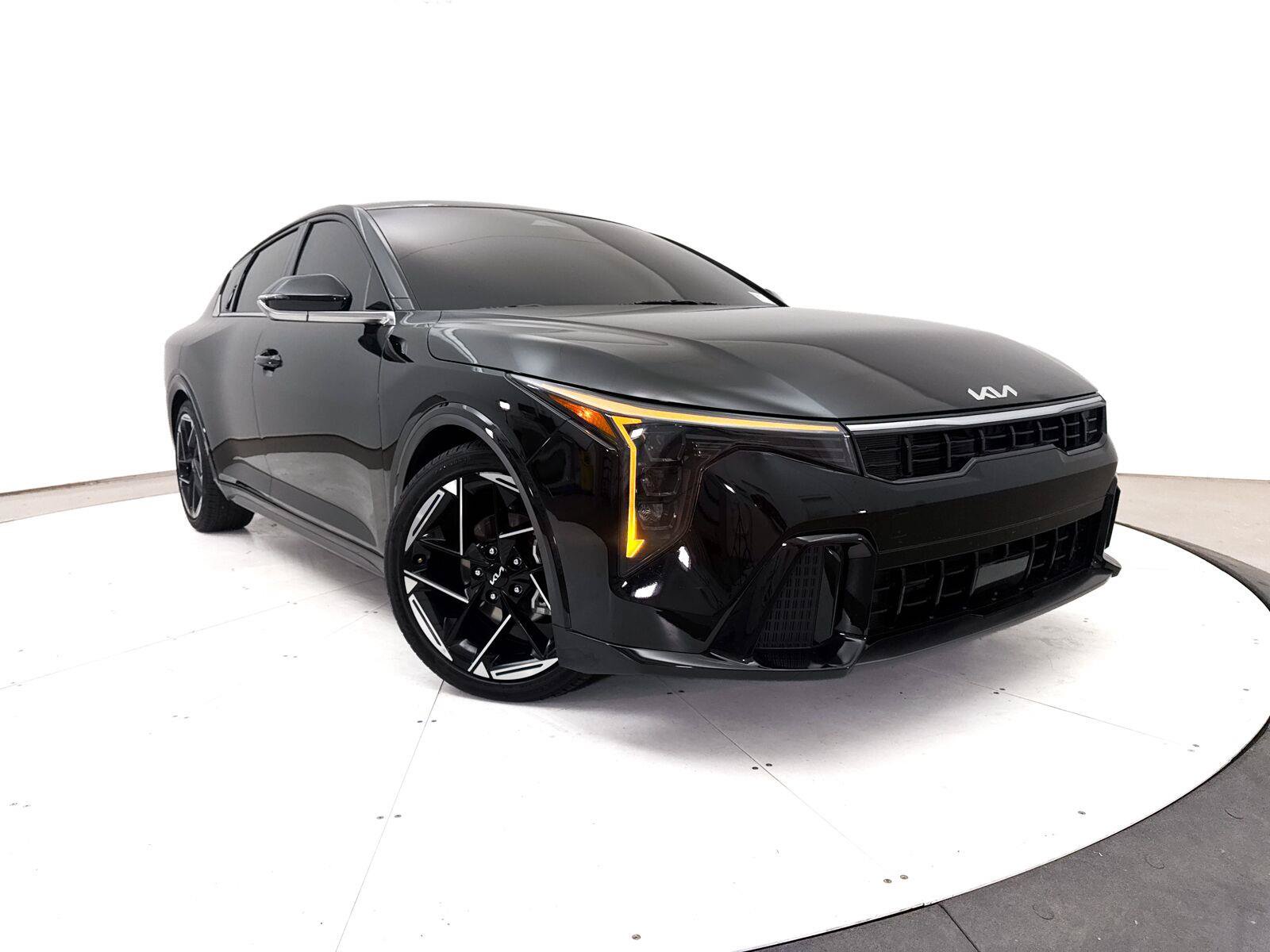 Used 2025 Kia K4 GT-Line w/ GT-Line Premium Package FWD image 1