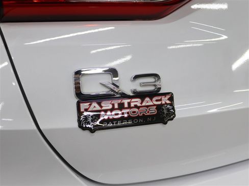 Used 2023 Audi Q3 2.0T Premium image 7