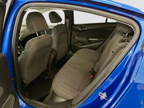 Used 2018 Chevrolet Cruze LT w/ Convenience Package image 28