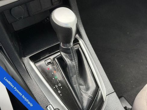 Used 2018 Toyota Corolla LE FWD image 26