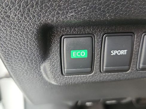 Used 2015 Nissan Sentra SV FWD image 17