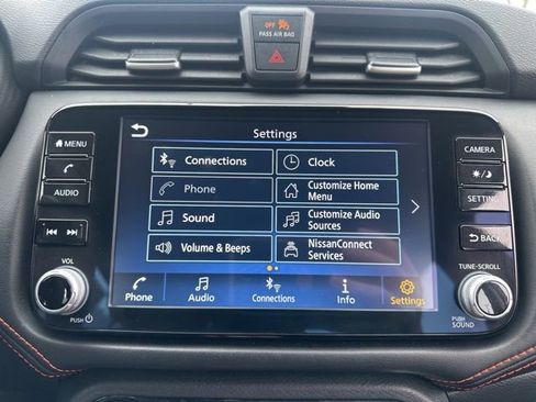 Used 2024 Nissan Versa SR image 36