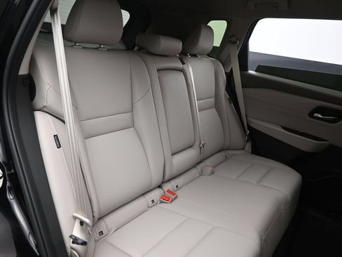 Used 2025 Nissan Rogue SL AWD/4WD image 25
