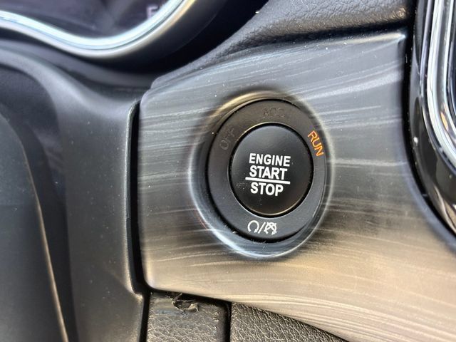 Used 2021 Jeep Grand Cherokee Laredo X AWD/4WD image 16