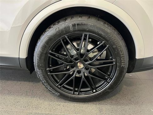 New 2026 Porsche Cayenne E-Hybrid image 11