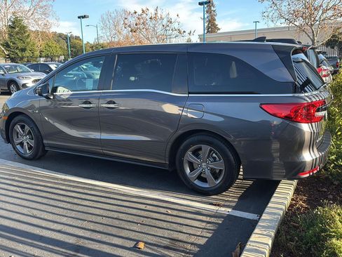 Certified 2023 Honda Odyssey EX image 4