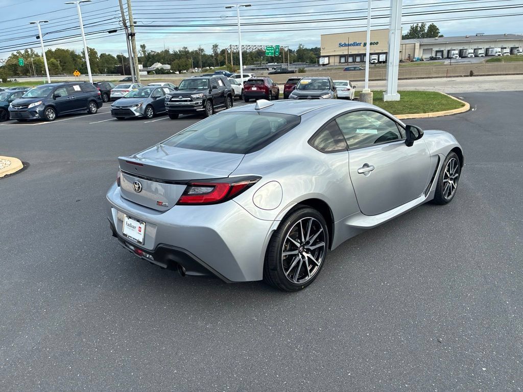 Used 2024 Toyota GR86 RWD image 9