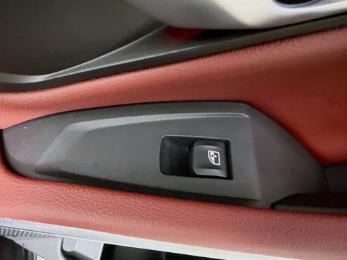 Used 2025 BMW 330i Sedan w/ M Sport Package image 31