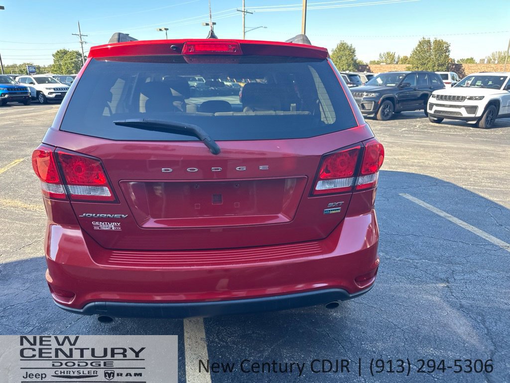 Used 2016 Dodge Journey SXT w/ Comfort/Convenience Group FWD image 4