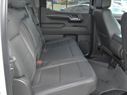 Used 2024 GMC Sierra 1500 SLT image 45