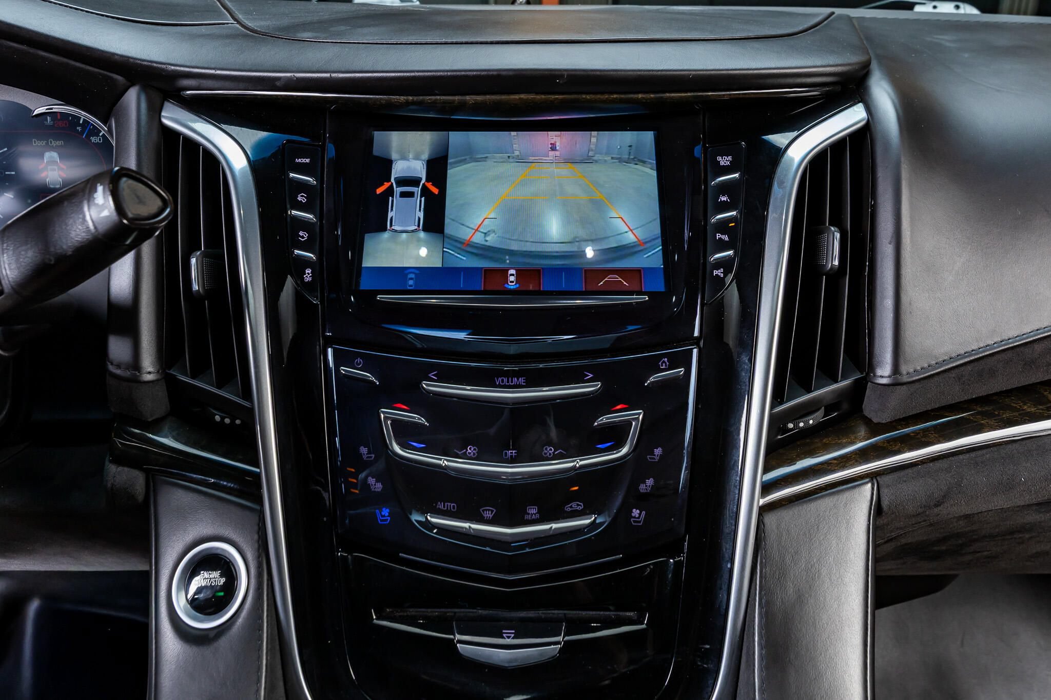 Used 2019 Cadillac Escalade Platinum AWD/4WD image 24