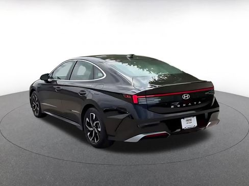 Used 2025 Hyundai Sonata SEL FWD image 9