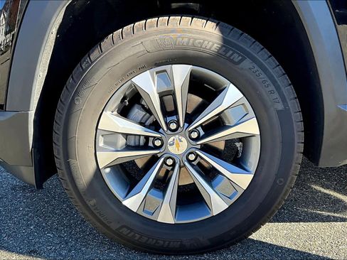 Used 2025 Chevrolet Equinox LT image 7