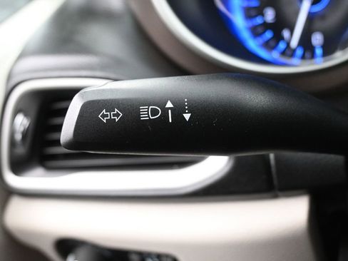 Used 2023 Chrysler Voyager LX FWD image 22