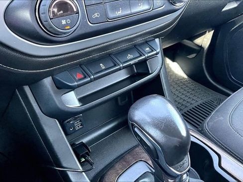 Used 2022 GMC Canyon Elevation image 23