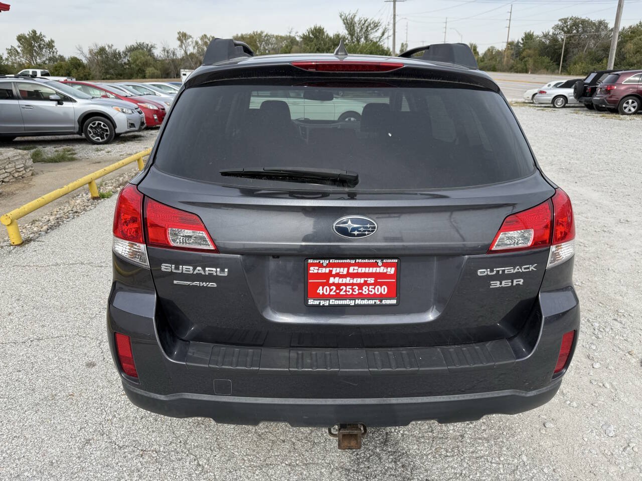Used 2012 Subaru Outback 3.6R Limited w/ Moonroof Pkg AWD/4WD image 4