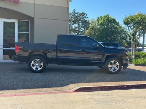 Used 2018 Chevrolet Silverado 1500 Custom w/ Custom Value Package image 7