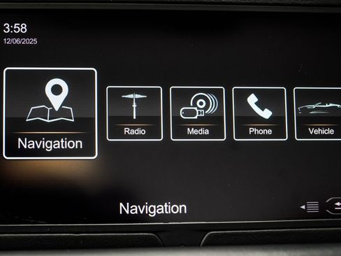 Used 2019 Aston Martin DB11 Volante RWD image 39