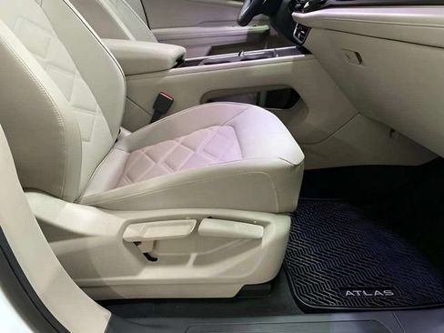 Used 2024 Volkswagen Atlas SE FWD image 94