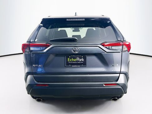 Used 2025 Toyota RAV4 XLE w/ Convenience Package FWD image 7