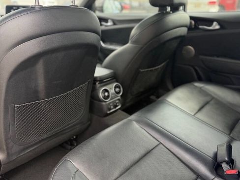 Used 2020 Kia Stinger GT-Line w/ Sun & Sound Package RWD image 19
