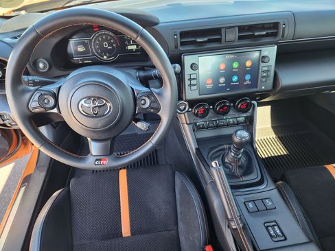 Certified 2023 Toyota GR86 10th Anniversary SE image 11