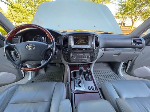 Used 2003 Toyota Land Cruiser w/ Convenience Pkg AWD/4WD image 17