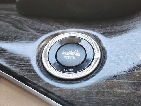 Used 2022 Jeep Grand Cherokee L Limited image 22