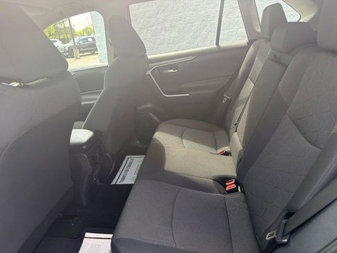 Used 2021 Toyota RAV4 XLE w/ XLE Grade Weather Package AWD/4WD image 15