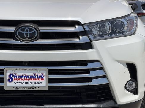 Used 2019 Toyota Highlander Limited Platinum AWD/4WD image 8
