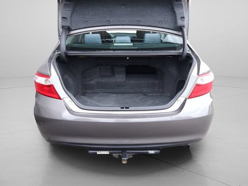 Used 2015 Toyota Camry LE FWD image 11
