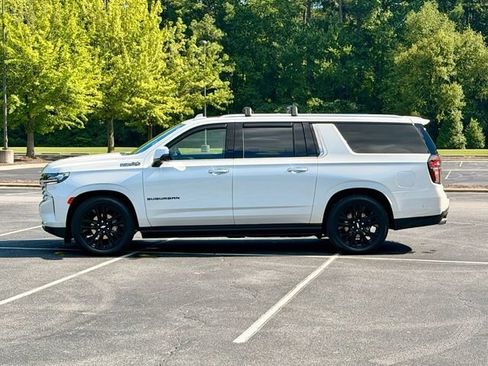 Used 2024 Chevrolet Suburban High Country w/ Advanced Technology Package AWD/4WD image 3