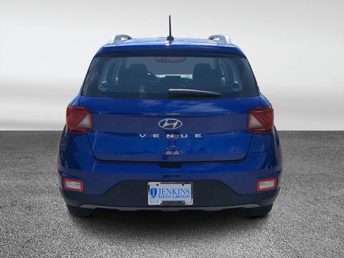 New 2025 Hyundai Venue SEL image 4