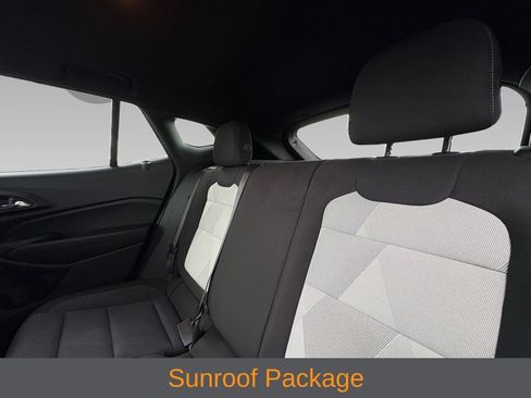 Used 2024 Chevrolet Trax RS w/ Sunroof Package FWD image 5