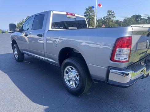 Used 2024 RAM 3500 Tradesman w/ Chrome Appearance Group image 23