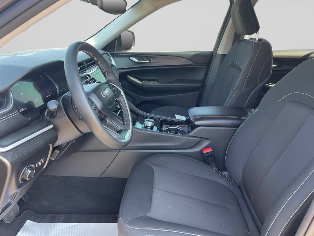 Used 2023 Jeep Grand Cherokee L Laredo AWD/4WD image 21