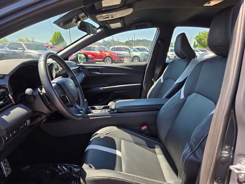 Used 2025 Toyota Camry SE FWD image 20