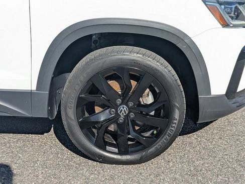 Used 2022 Volkswagen Taos SEL image 10