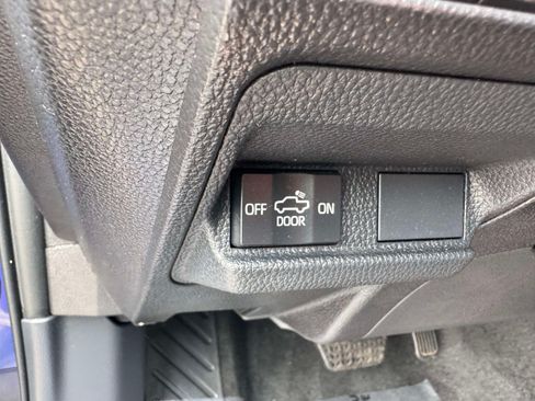 Certified 2025 Toyota Tacoma TRD Off-Road AWD/4WD image 27