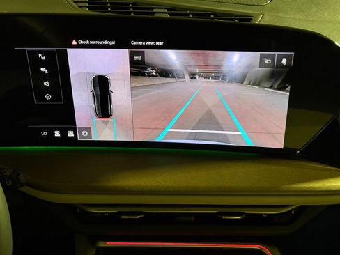 Used 2025 Audi Q5 Premium w/ Convenience Package image 23